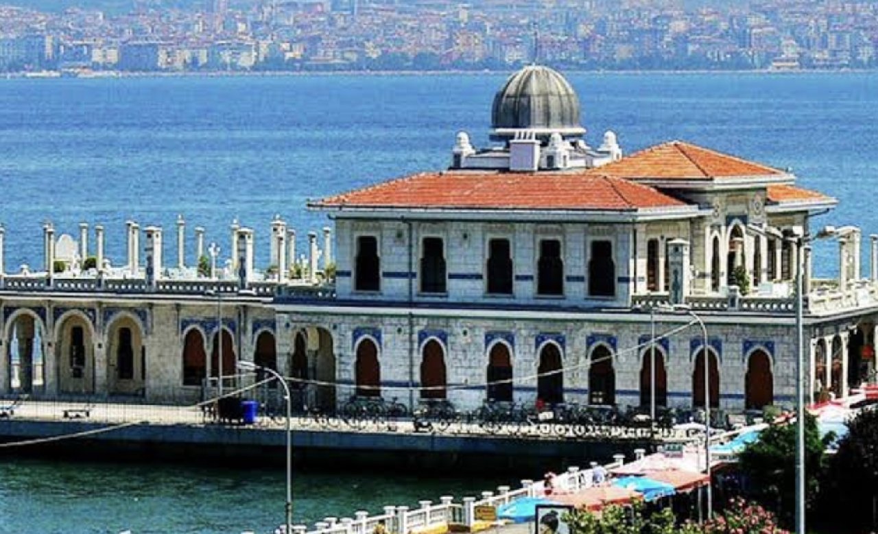 "Adalar'da, Boğaz'da, denize sıfır, 700 m2 İstanbul’un en güzel binaları aylık 2000 TL!"