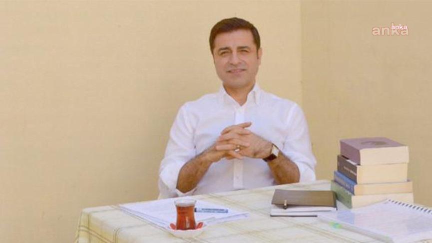 Demirtaş'ın "Davutoğlu'na hakaret" davası bilirkişi incelemesi için ertelendi