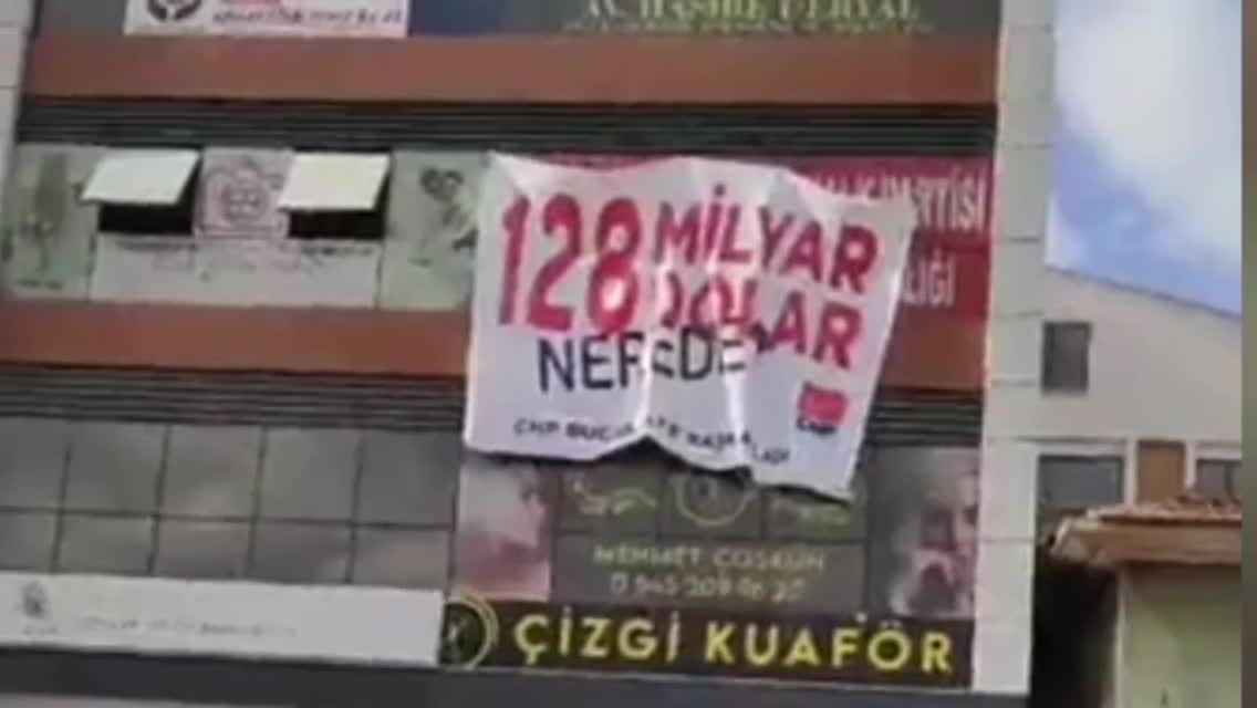 Burdur'da "128 milyar dolar nerede?" pankartına kesilen 13 bin 237 TL ceza iptal