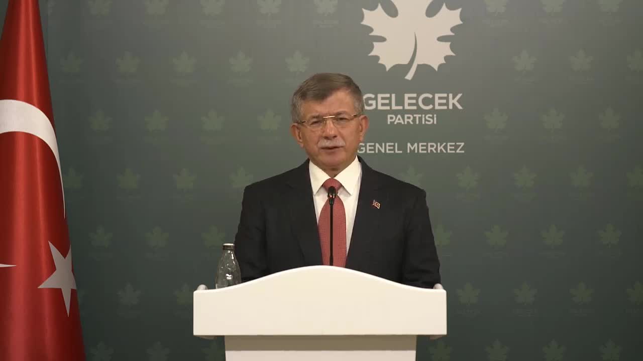 Davutoğlu: "Cumhurbaşkanı Erdoğan’ın zaten atacağı geri adıma herkes zemin oluşturdu"