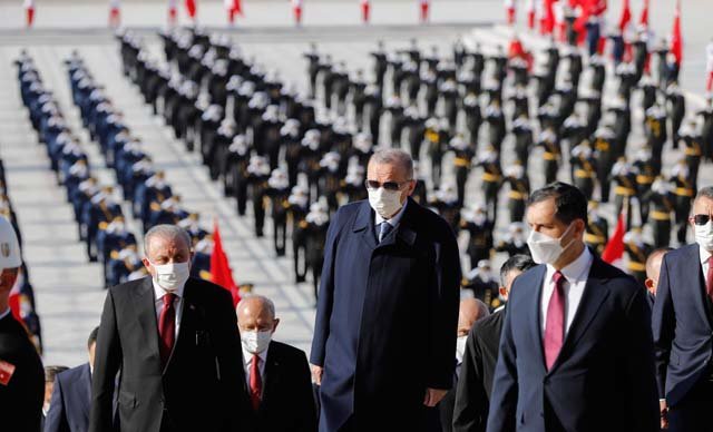Devlet erkanı Anıtkabir'i ziyaret etti