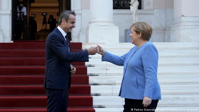 Merkel'den Mitsotakis'e: Türkiye'yle yapıcı ilişki kurmalıyız