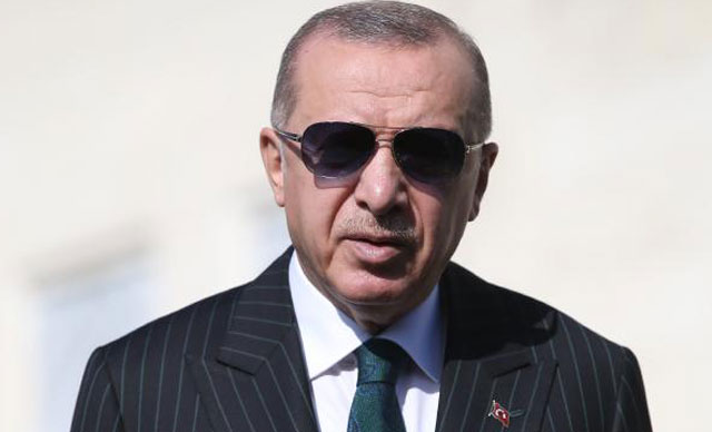 Akit yazarı: "Dün Tayyip beye methiyeler düzenler, şimdi yavaş yavaş rota kırıyor"