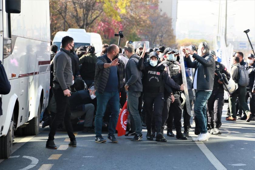 Ankara Üniversitesi'nde YÖK protestosuna polis müdahalesi