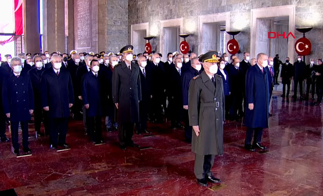 Devlet erkanı Anıtkabir'i ziyaret etti