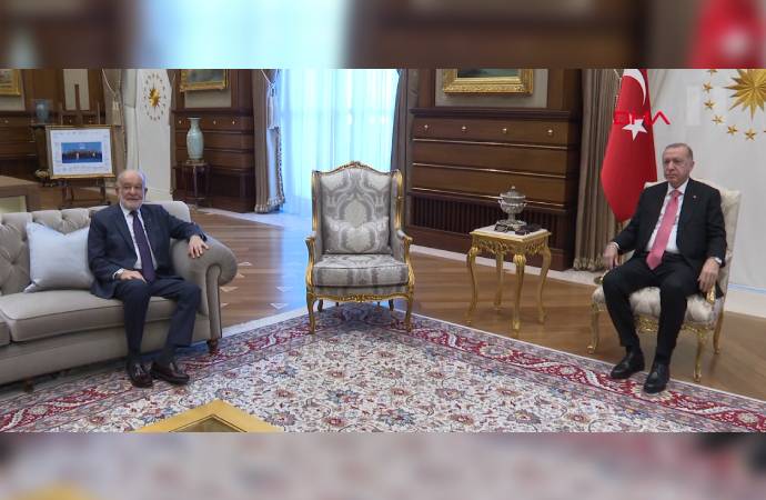 Erdoğan - Karamollaoğlu görüşmesinde "mesafeli koltuk" gündem oldu