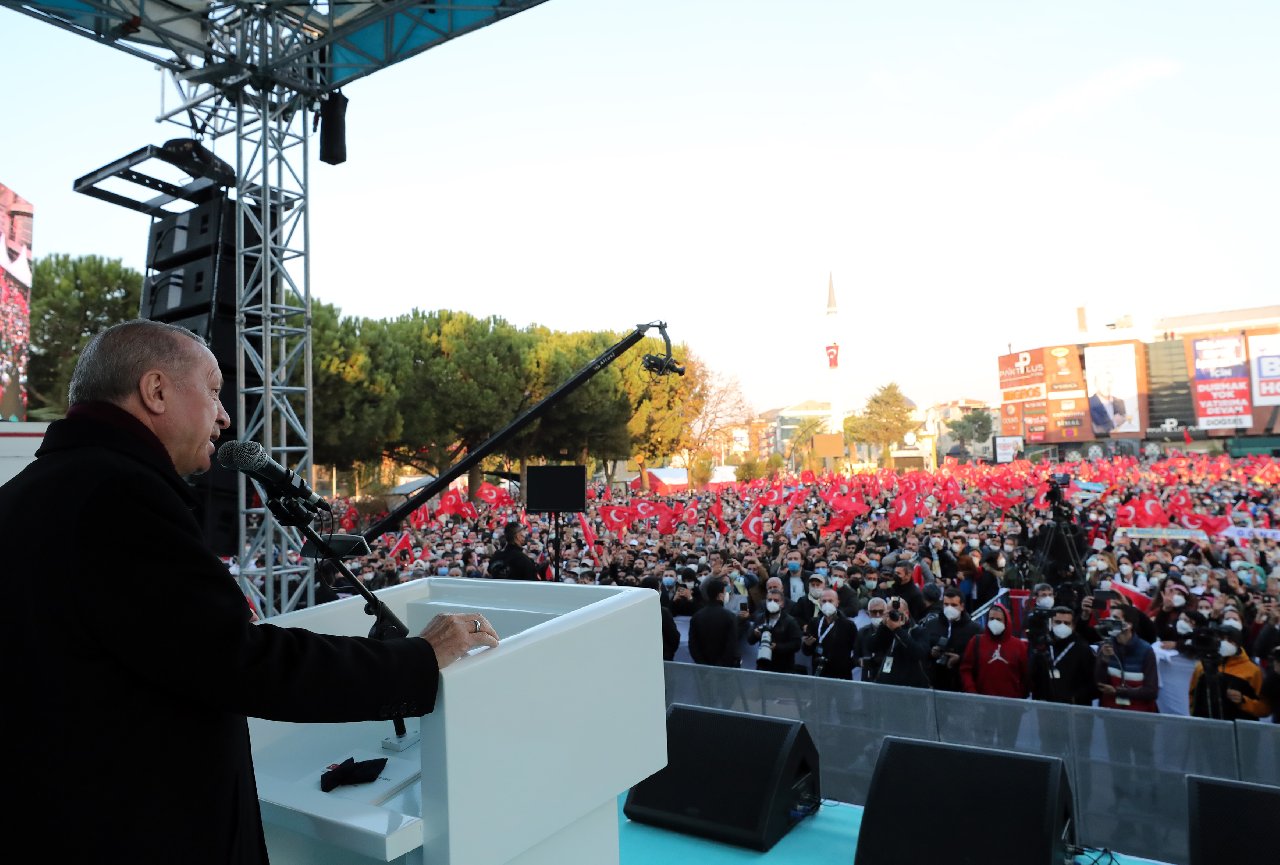 Erdoğan'dan Akşener'e: "Bayansın bayan, Meclis'te o nasıl bir küfür? Ahlak yoksunu, nasıl sen böyle bir küfrü yaparsın ya?"