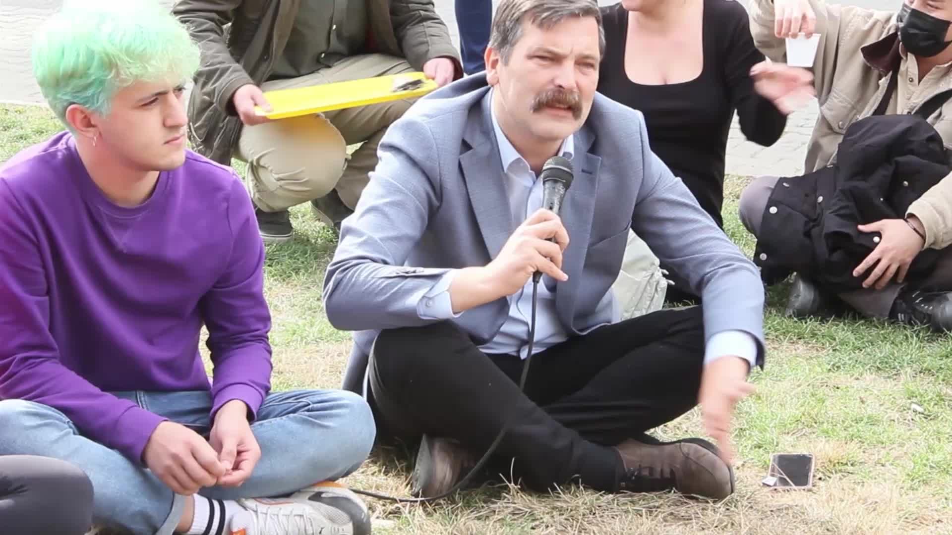 TİP Genel Başkanı Erkan Baş: "Daha fazla kazanmak için gençlerin hayatını yakıyorlar"