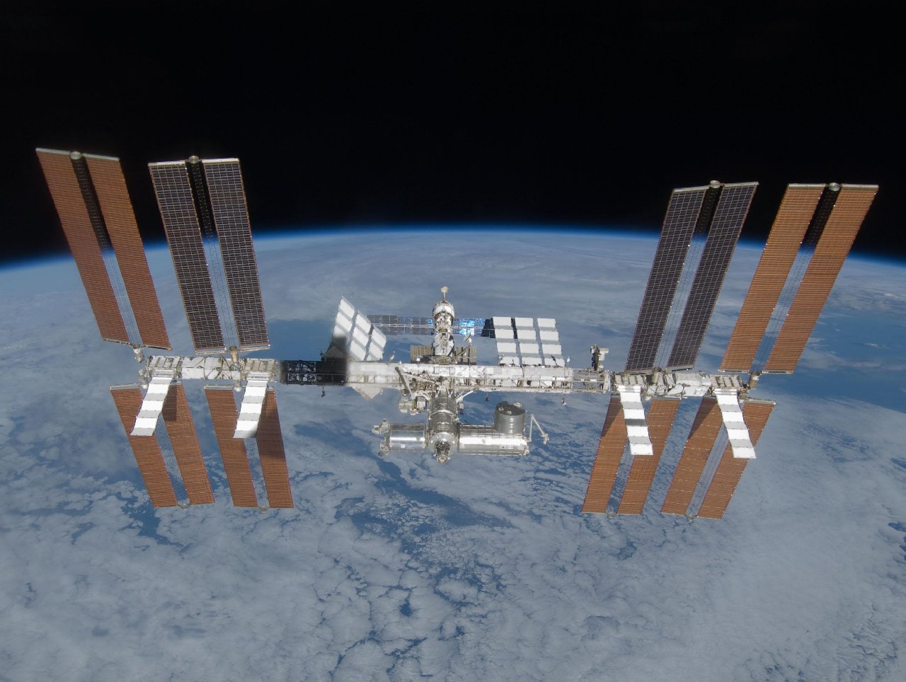 Uzayda ABD - Rusya gerilimi: "Astronotlar kapsüllere sığındı"