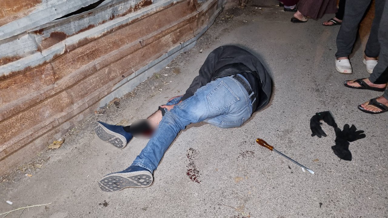 Hırsızlık için girdiği evde ev sahibiyle karşılaşınca 3. kattan atladı