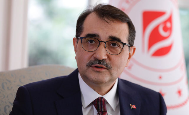 Bakan Dönmez, kalıcı yaz saatini savundu: "6 milyar lira tasarruf ettik, herkes kendi işiyle uğraşsın"