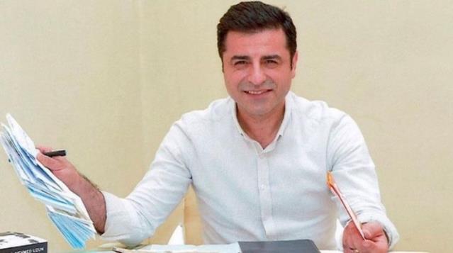 Demirtaş'ın önerisi: Muhalefet liderleri ortak açıklamayla hükümeti istifaya çağırsın, ortak mitinglerle erken seçim talep edilsin
