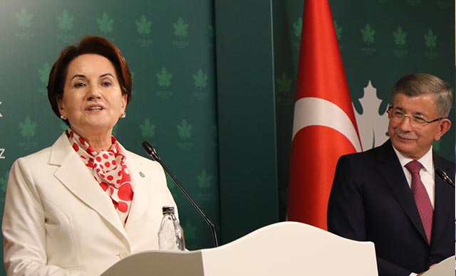 Akşener ve Davutoğlu'dan AKP'ye: Önce sizin zihniyetinize karşı bir kurtuluş savaşı vermek lazım