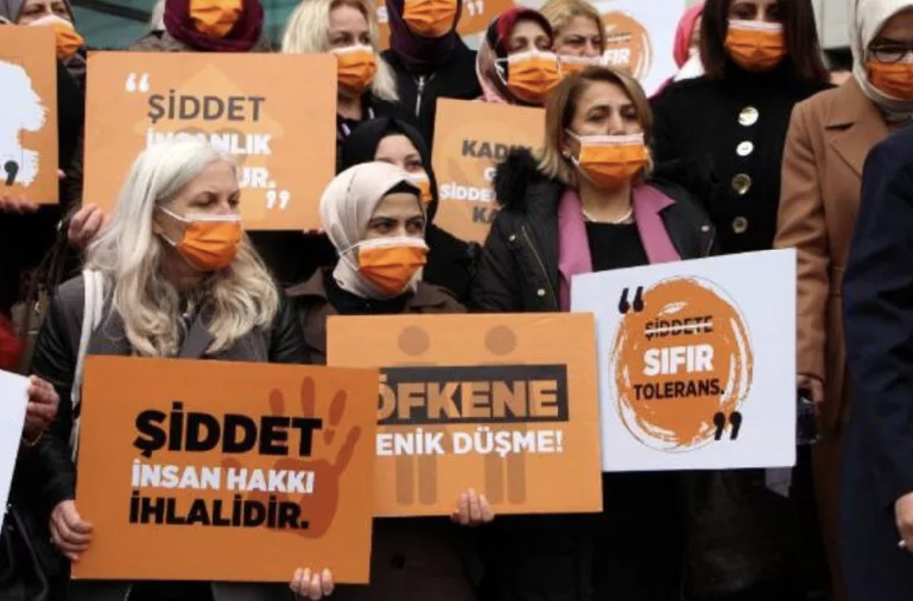 AKP Kadın Kolları basın açıklaması yaptı, İl Başkanı Osman Kabaktepe "Kadınlarımıza dönük şiddet meşrulaştırılamaz" dedi
