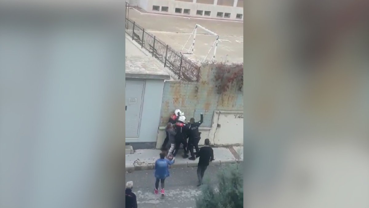 İzmir Buca'da polislerin dövdüğü adam yaşananları anlatttı