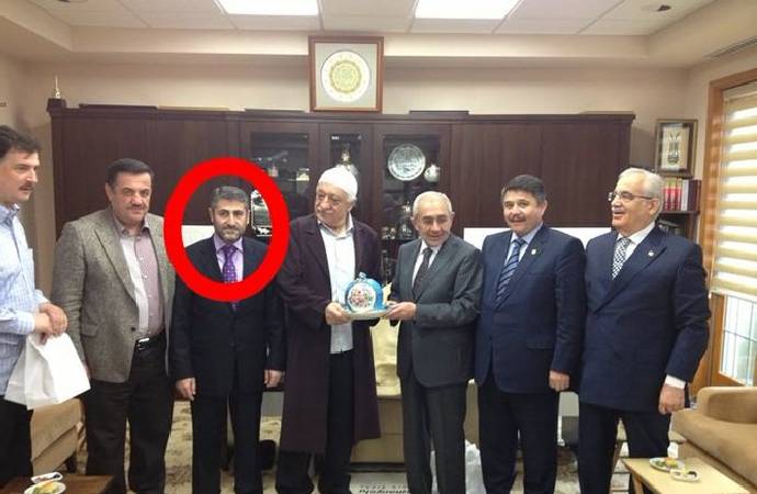 Yeni Maliye Bakanı'nın Fethullah Gülen ile fotoğrafı çıkmıştı