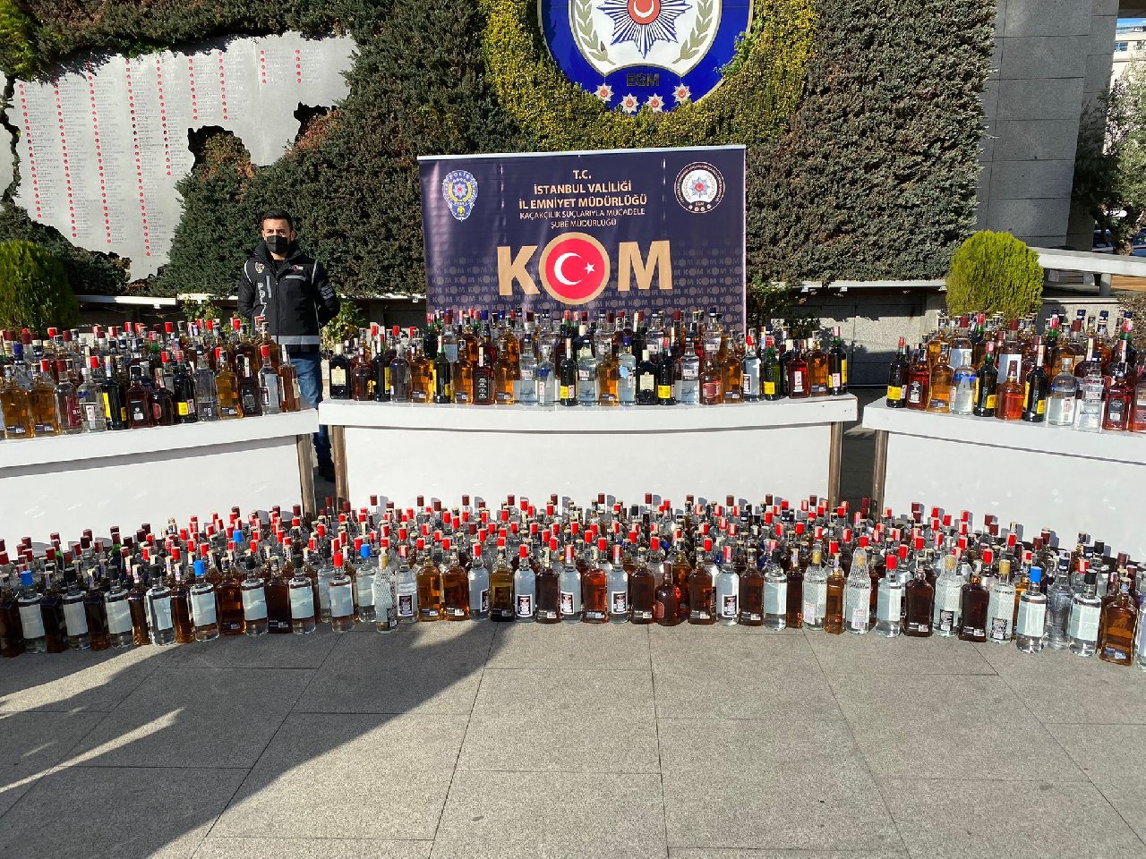 İstanbul'da yılbaşı öncesi 10 ton sahte içki ele geçirildi