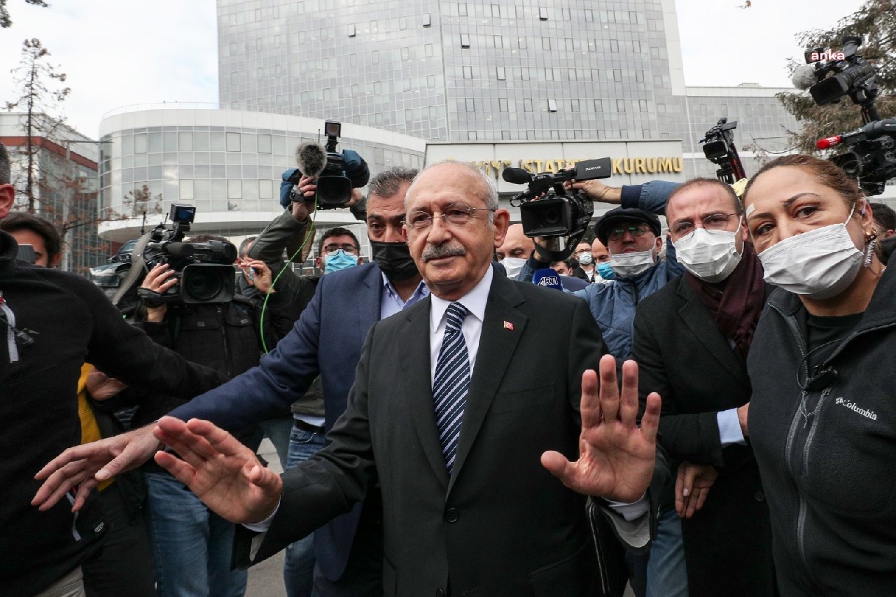 Özgür Özel'den Süleyman Soylu'ya: "Küstah Süleyman, çirkef Süleyman"