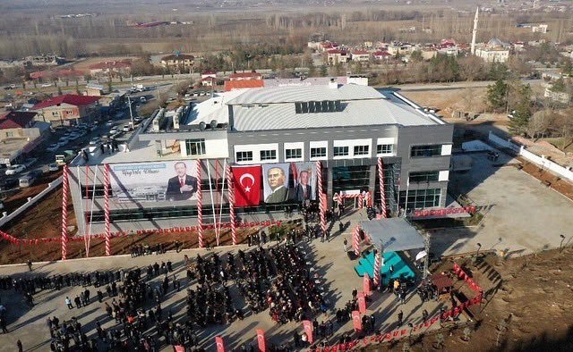 AKP'li Mahir Ünal Elbistan'da açılışa katılımı beğenmedi, AKP İlçe Başkanına sitem: "Kimse gelmemiş ki, bir siz gelmişsiniz"