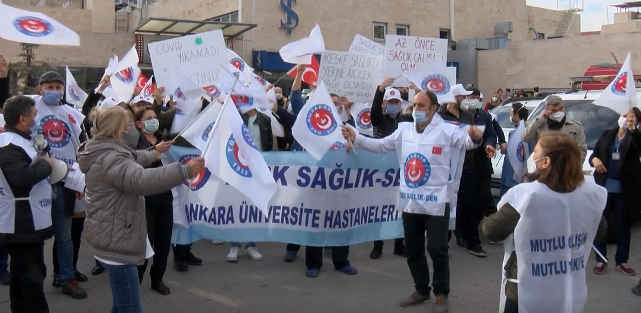 Ankara'da sağlık çalışanları hekimlere yönelik zam düzenlemesinin tüm sağlıkçılara uygulanması talebiyle iş bıraktı