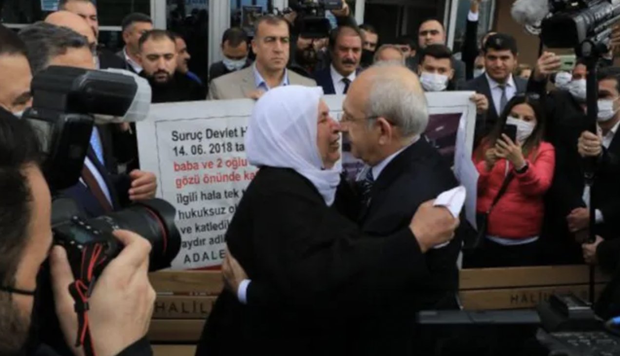 Kılıçdaroğlu "Adalet nöbeti" tutan Emine Şenyaşar'ı ziyaret etti