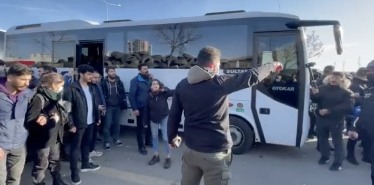 "Barınamıyoruz" diyerek Ankara'ya giden öğrenciler gözaltına alındı