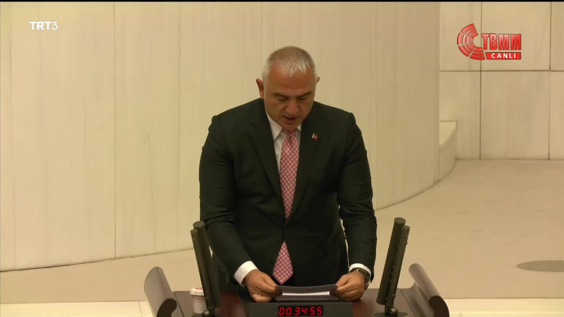 Bakan Ersoy: "40 bin müzisyene 280 milyon TL destek verdik. Bu destekleri kimin alacağına müzik birlikleri karar verdi"