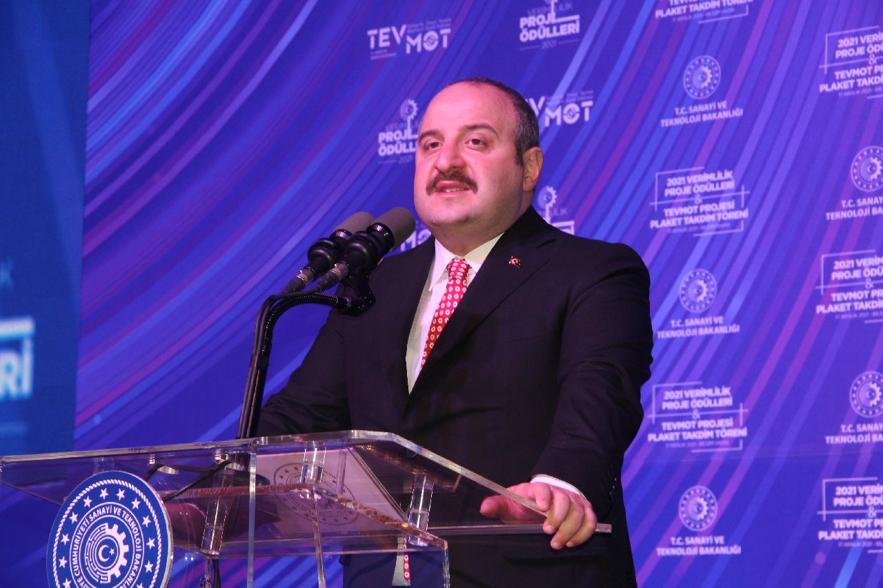 Bakan Varank: Türk ekonomisini kurlar üzerinden ölçmek haksızlık
