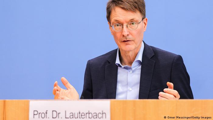 Almanya Sağlık Bakanı Omicron verilerinden endişeli