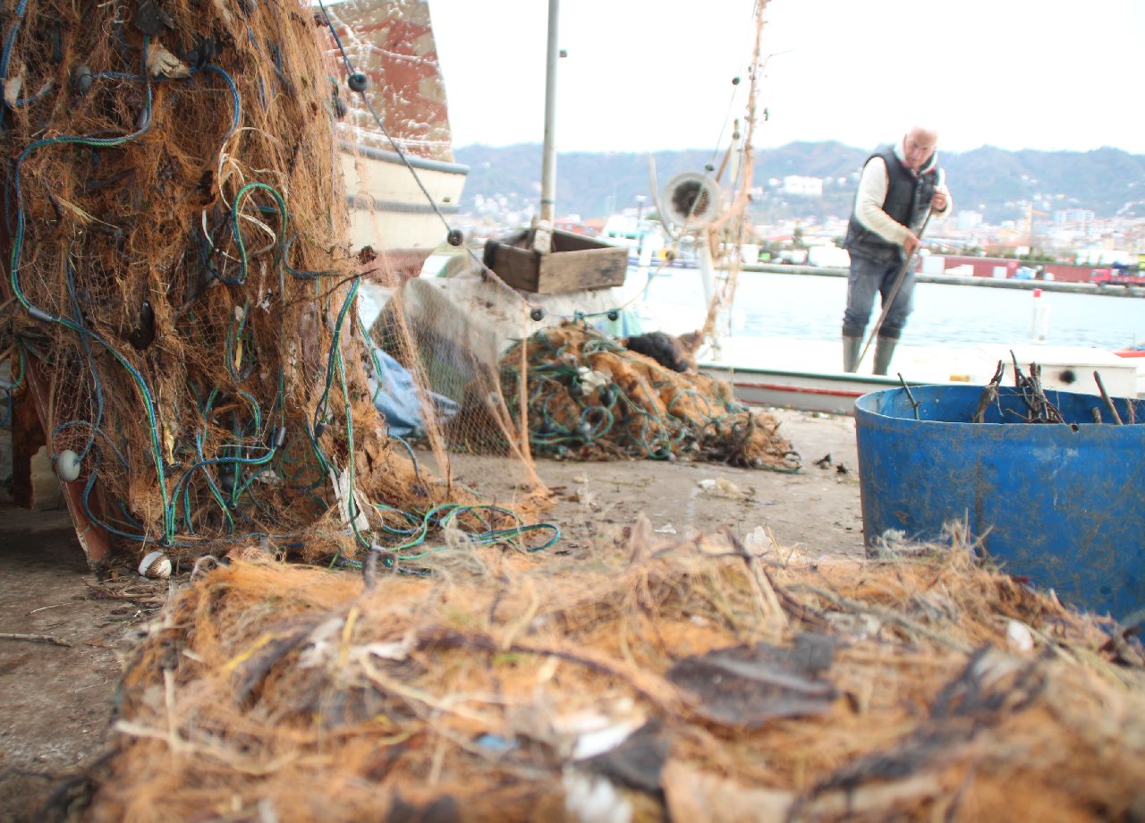 Karadeniz'de balıkçılığa çöp tehdidi