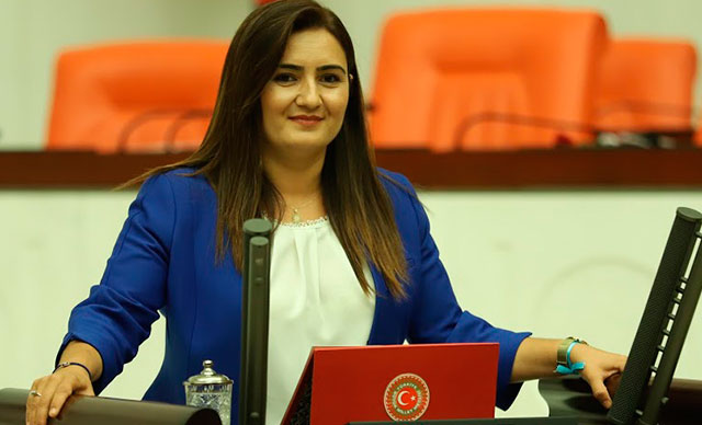 CHP’li Kılıç sahte diplomalı devlet yöneticileri ve kamu çalışanlarını Meclis gündemine taşıdı