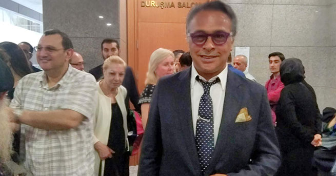 Atatürk Havalimanı'nda Barbaros Şansal'ı darp eden 12 kişi beraat etti