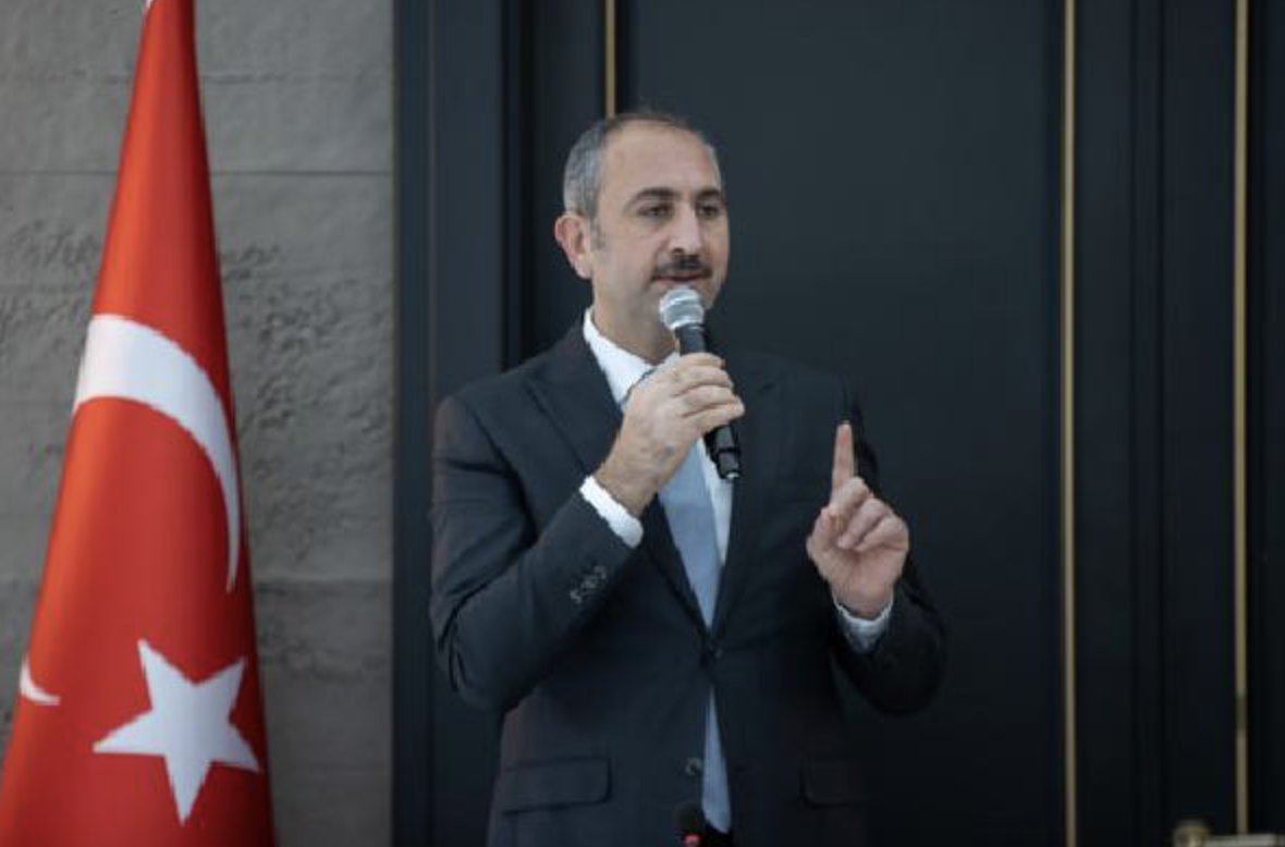 Adalet Bakanı Gül: "Haklar anayasal teminata kavuşmak zorunda"