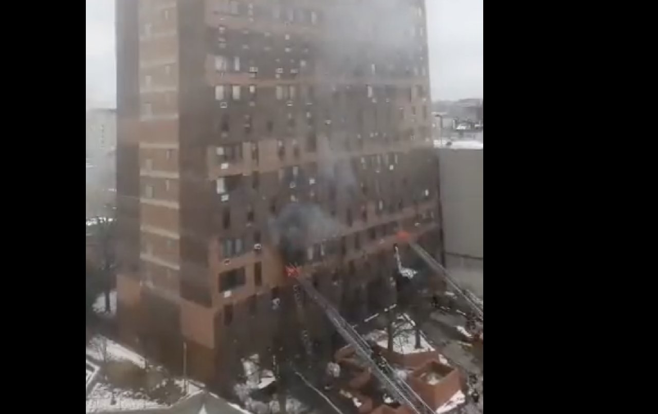 New York'ta apartman yangını: 9'u çocuk 19 kişi öldü