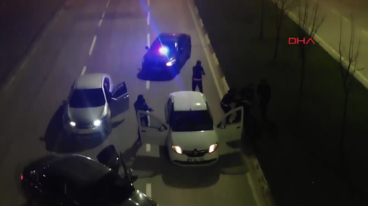 İstanbul'dan Bursa'ya uyuşturucu taşıyan şüpheli 5 kilometrelik takibin ardından yakalandı