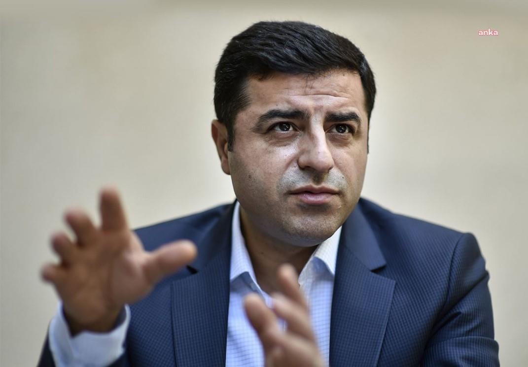 Demirtaş: "Mesele, hükümetin ve tarikatların yoksulluk üzerinden toplumu teslim alma politikasıdır"