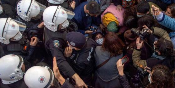 Kadıköy’deki 4 Şubat eylemi: Mahkemeye sevk edilen 33 kişi serbest bırakıldı