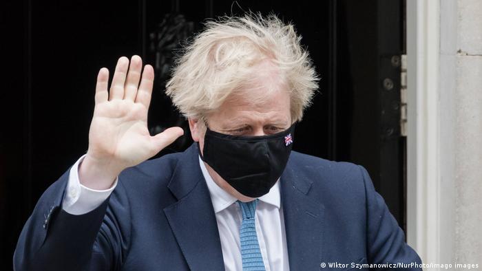 Boris Johnson, pandemi yasakları döneminde her cuma partiye katılmış