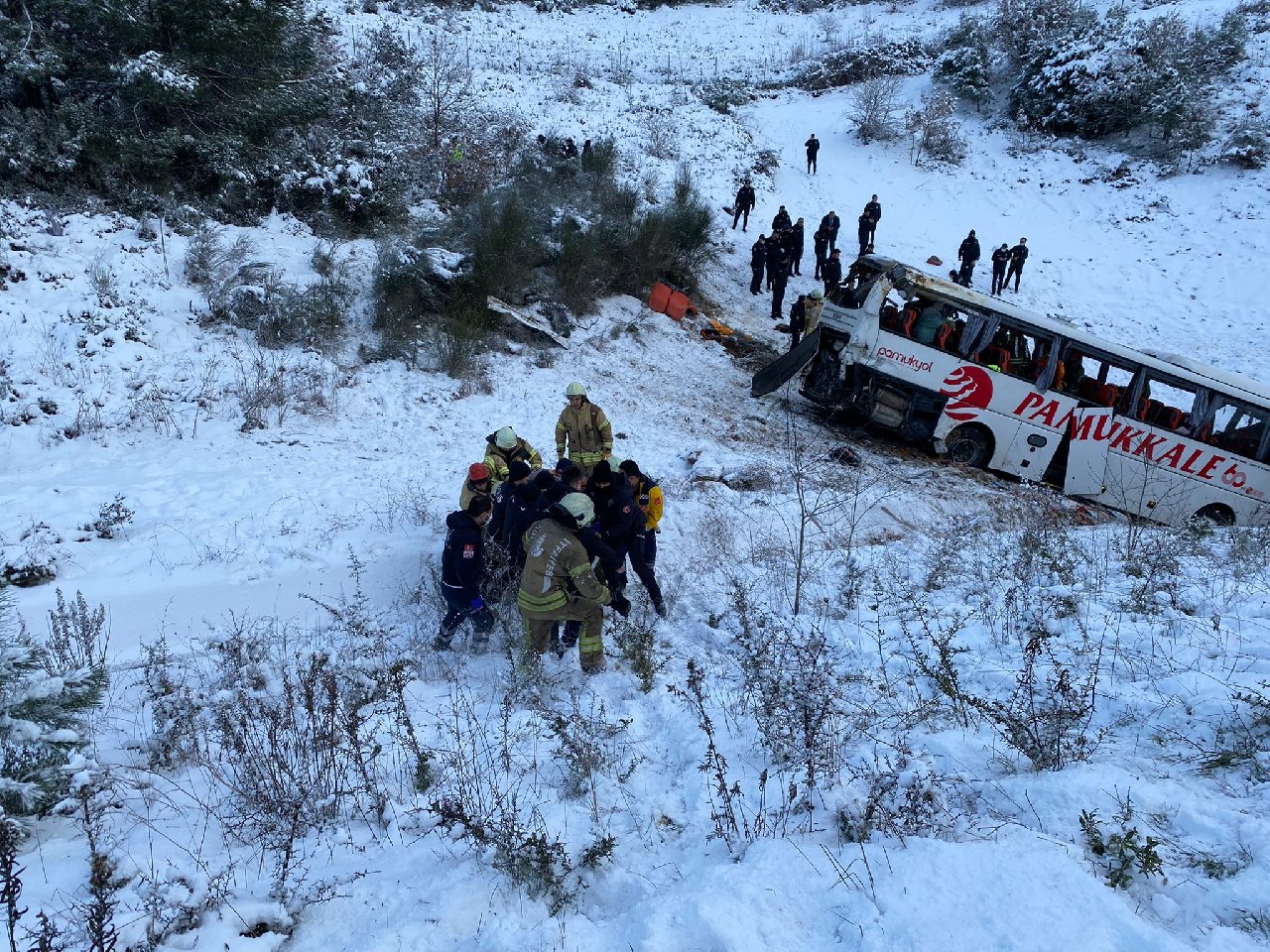 Kuzey Marmara Otoyolu'nda otobüs şarampole yuvarlandı: 4 kişi hayatını kaybetti