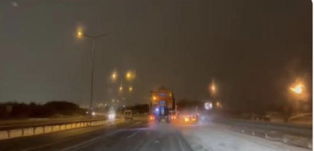 İstanbul – Ankara TEM Otoyolu ve D-100 yolu; yoğun kar yağışı nedeniyle  kapatıldı