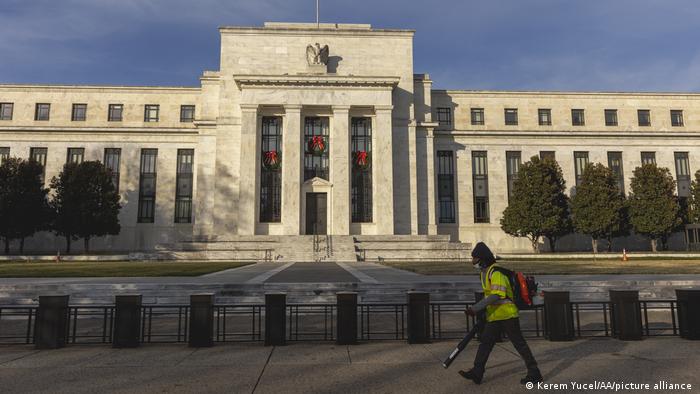 Fed faizi sabit tuttu ancak "yakında" artıracağını açıkladı