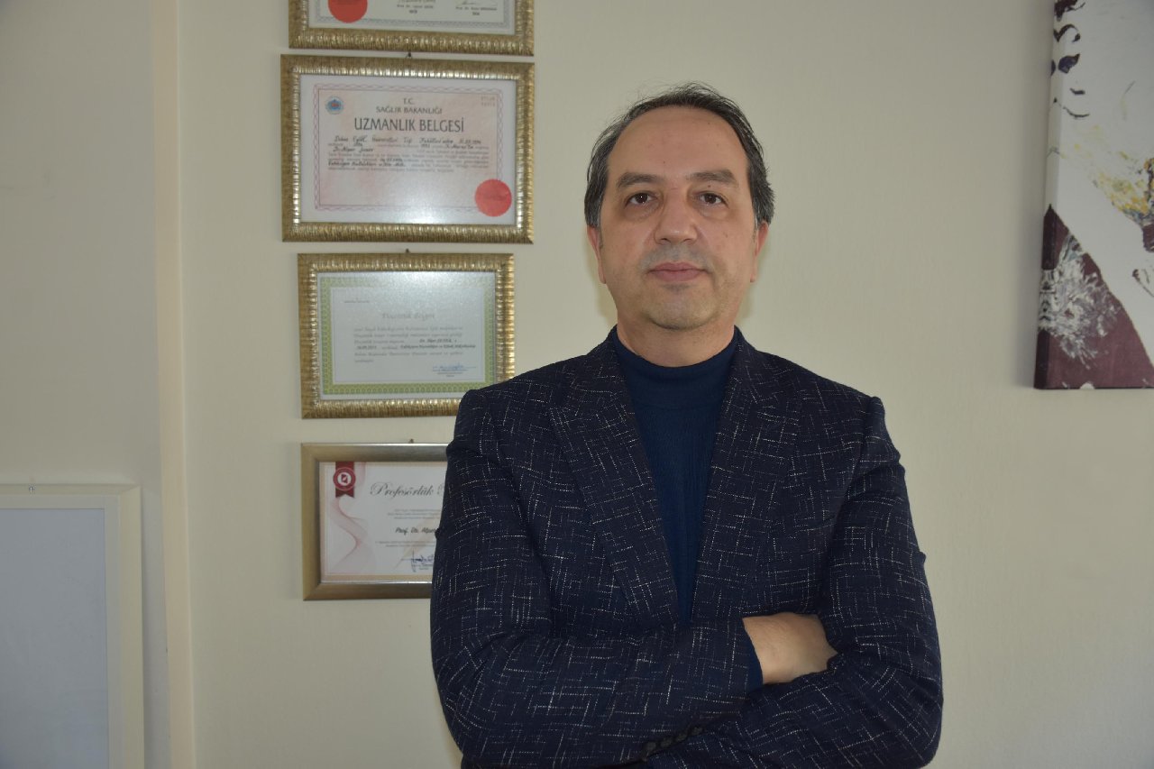 Prof. Dr. Alper Şener: Omicron'un alt varyantı 'BA.2' nedeniyle film başa saracak