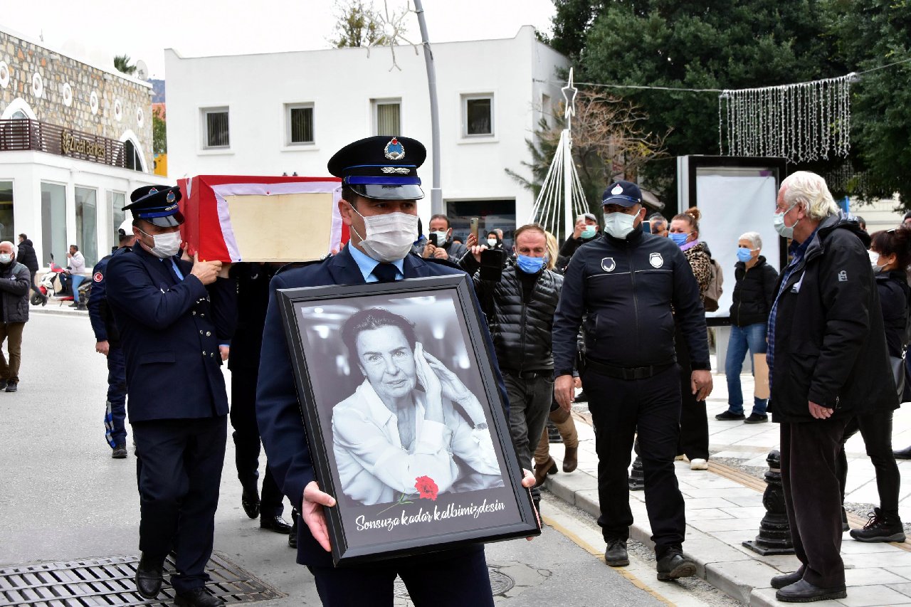 Fatma Girik, Bodrum'da son yolculuğuna uğurlandı