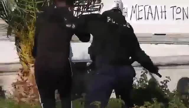 Yunanistan'da öğrenciler "üniversite polisine" karşı eylemde
