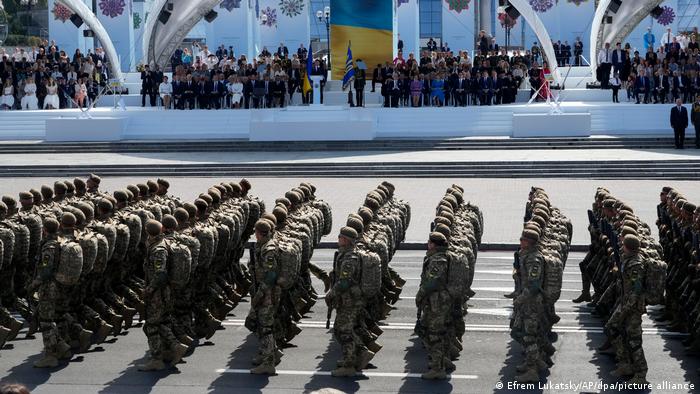 Ukrayna ordusuna 100 bin askerlik takviye