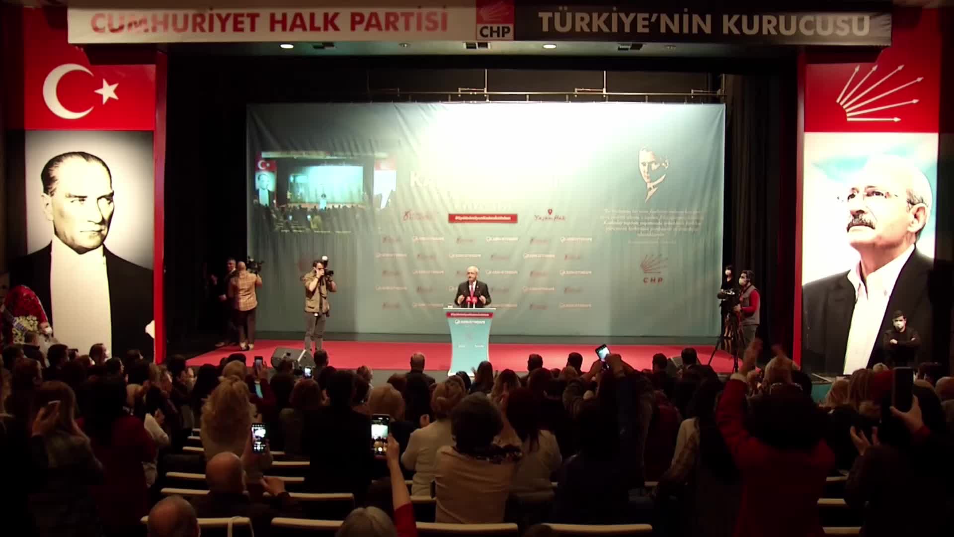 Kılıçdaroğlu: Devlet yönetiminin en az yüzde 35'i kadınlardan oluşacak
