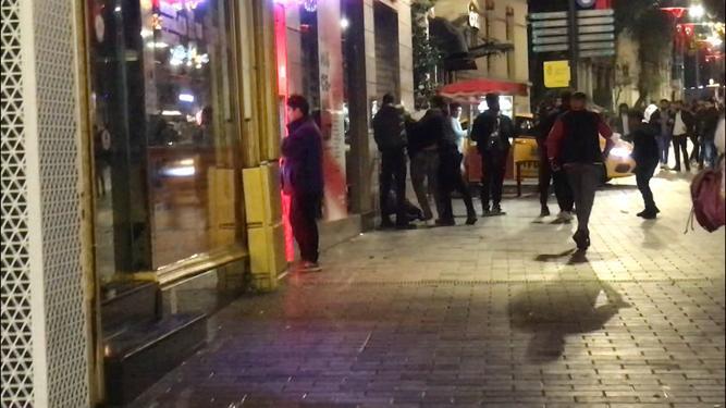 Beyoğlu'nda turist döven parfüm satıcıları gözaltında