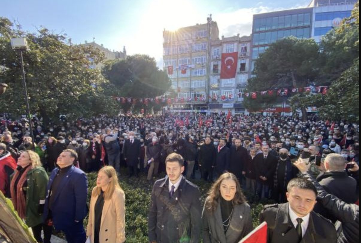 Samsun'da Onur Anıtı'na saygı nöbeti dördüncü günde marşlarla sona erdi