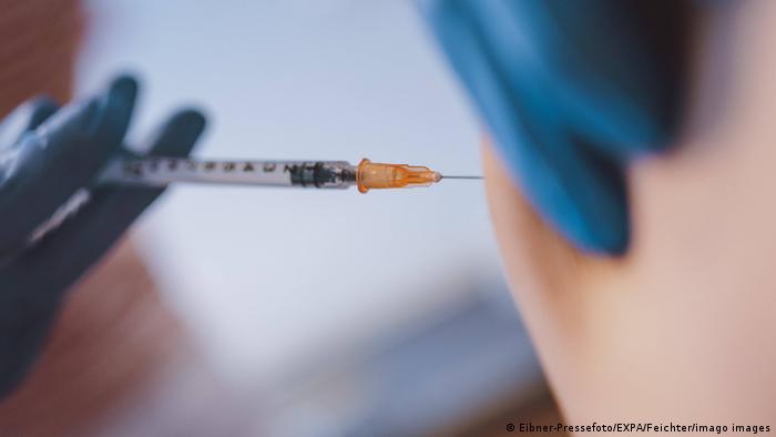 Avusturya'da aşı zorunluluğu yürürlüğe girdi
