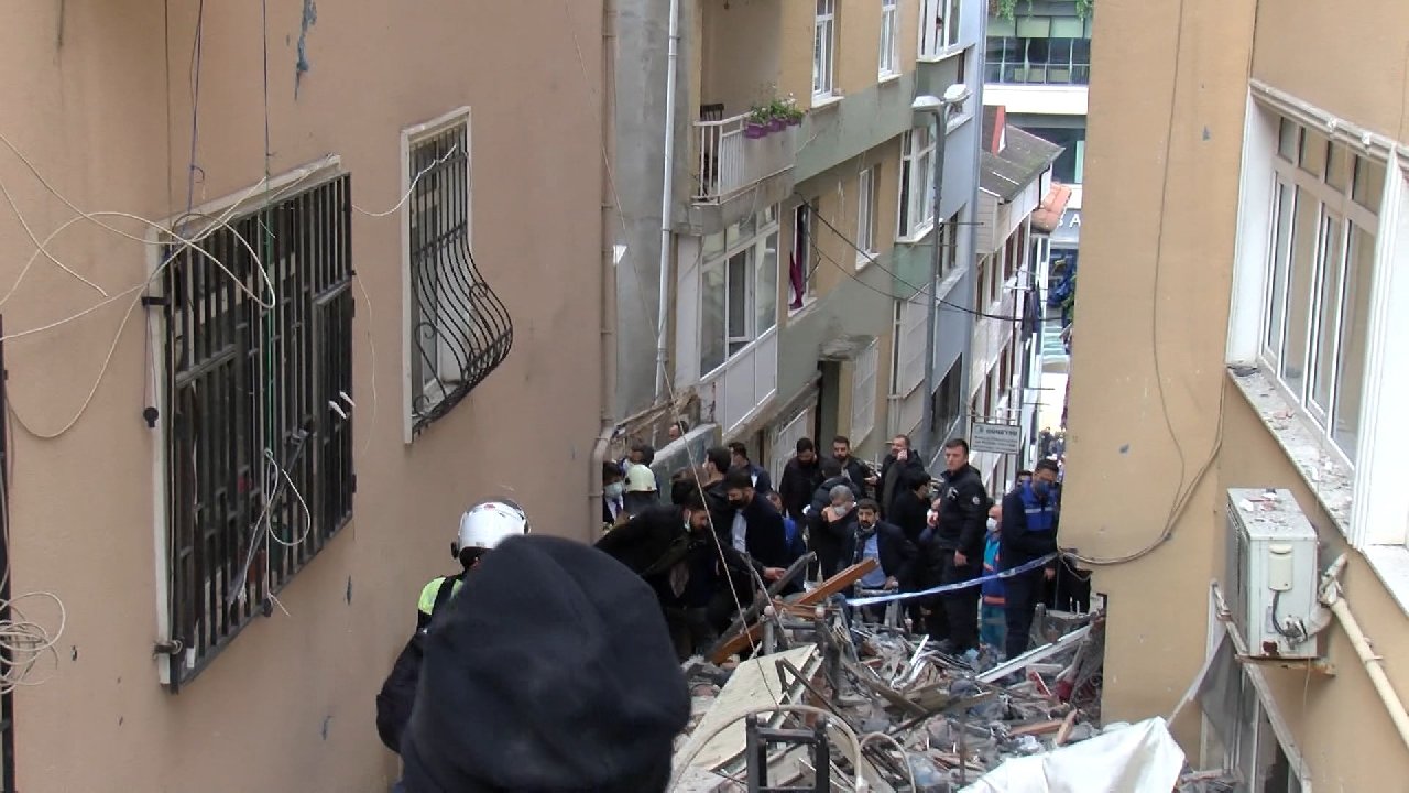 Üsküdar'da apartmanda patlama: 4 yaralı